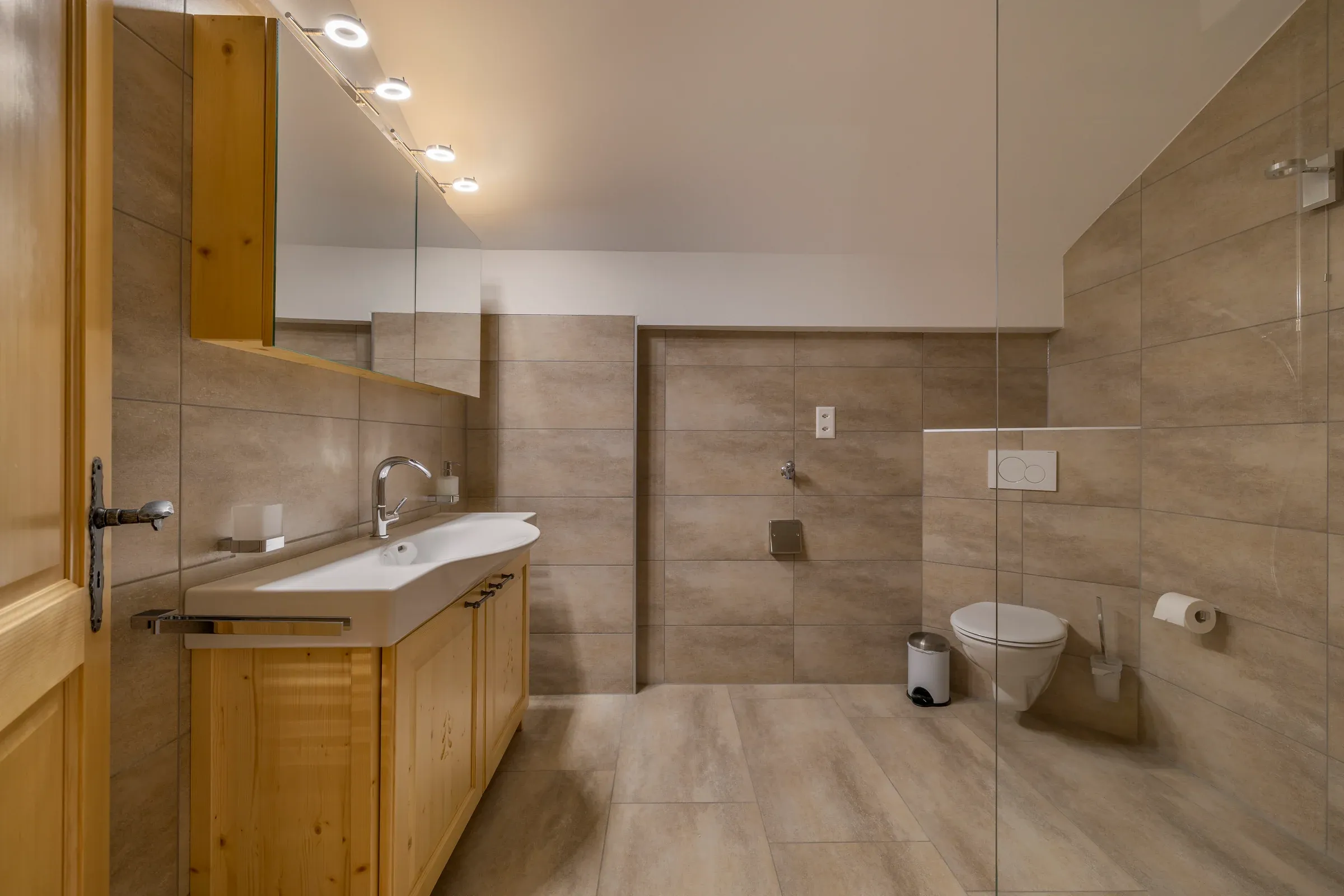 Bagno con doccia