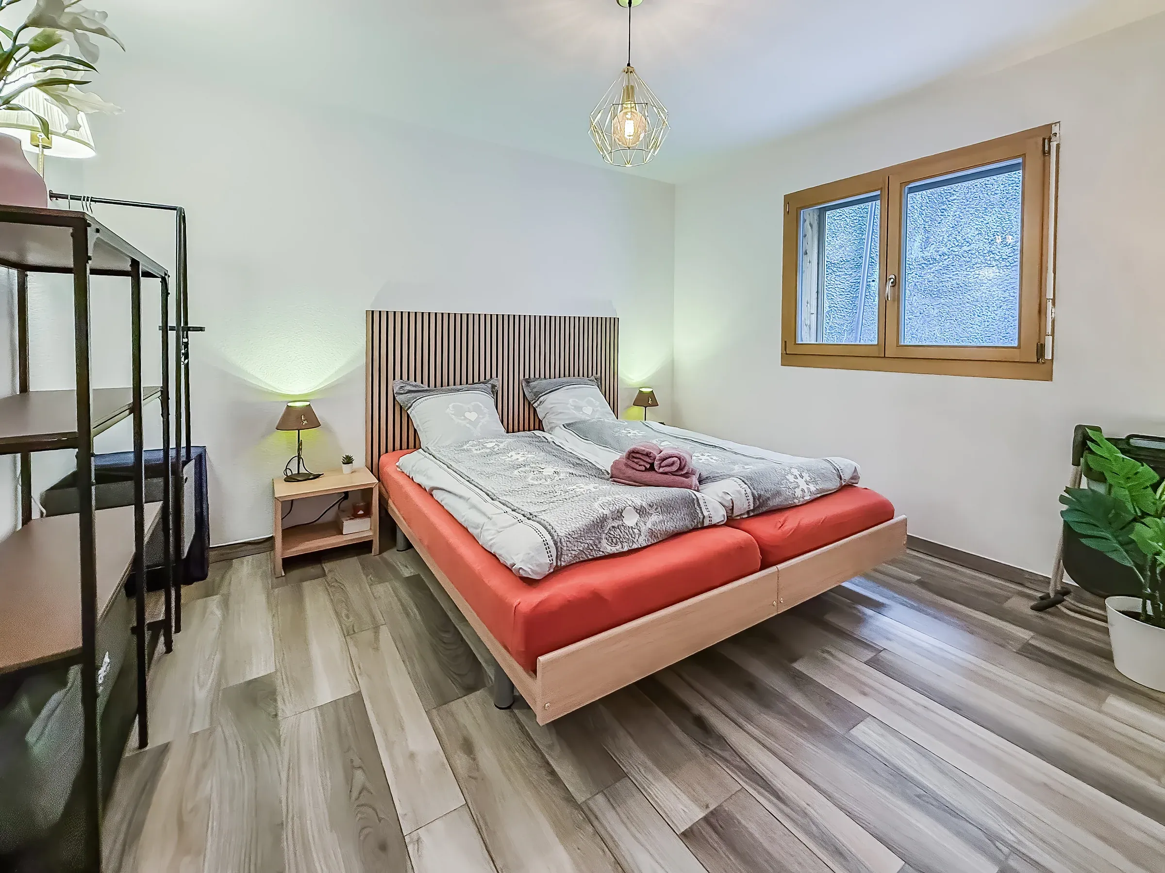 Chambre avec lit double