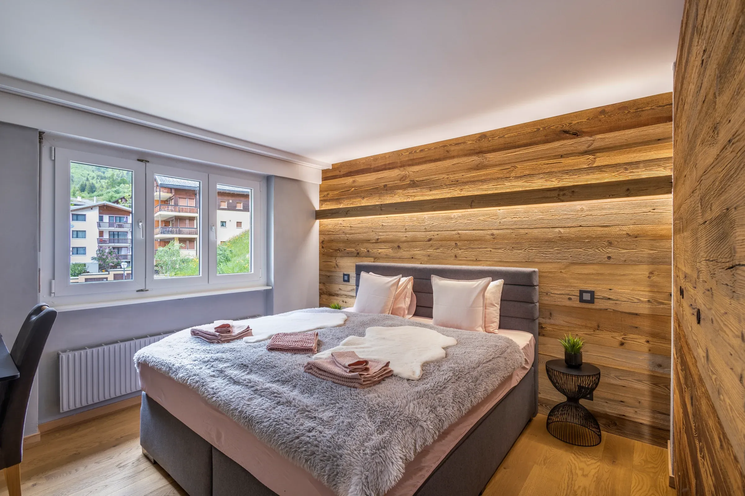 Chambre avec lit double
