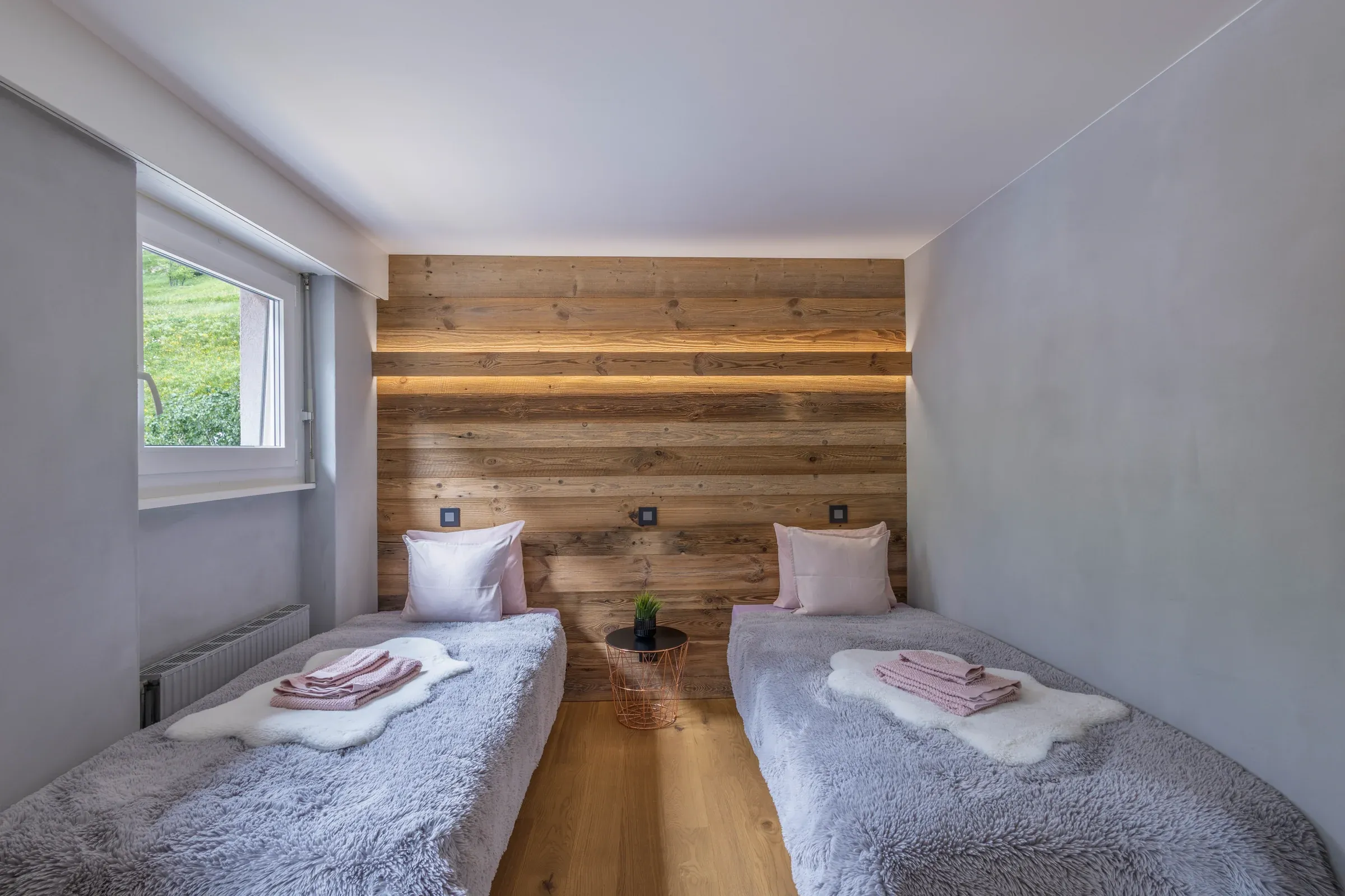 Chambre avec deux lits simples